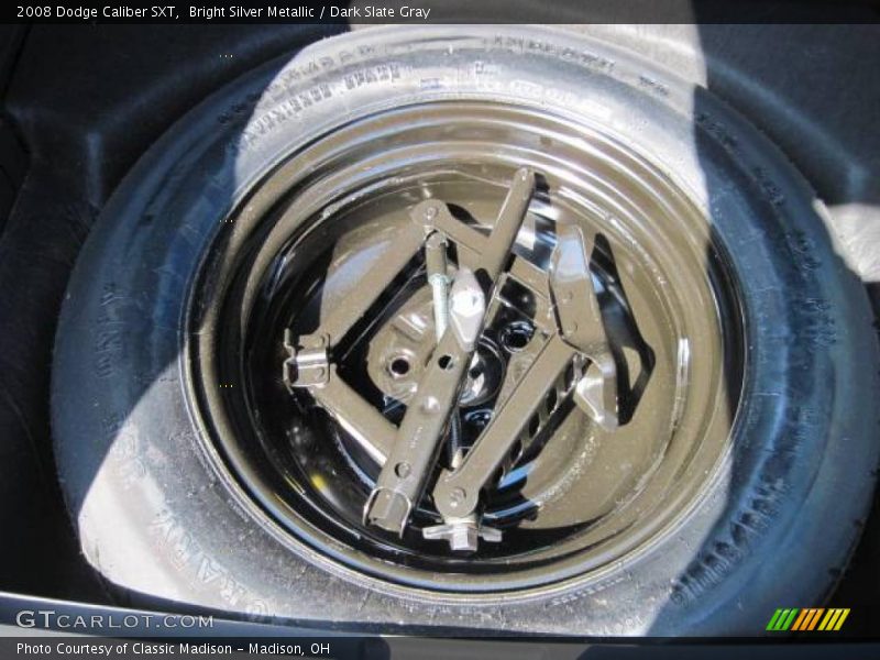 Bright Silver Metallic / Dark Slate Gray 2008 Dodge Caliber SXT