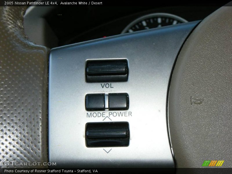 Avalanche White / Desert 2005 Nissan Pathfinder LE 4x4