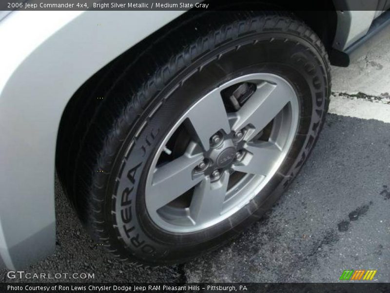 Bright Silver Metallic / Medium Slate Gray 2006 Jeep Commander 4x4