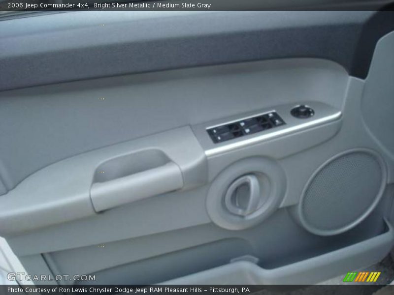Bright Silver Metallic / Medium Slate Gray 2006 Jeep Commander 4x4