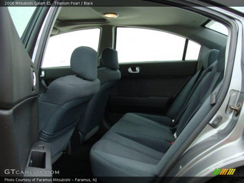 Titanium Pearl / Black 2006 Mitsubishi Galant ES