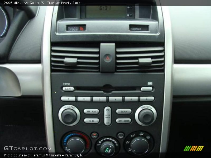 Titanium Pearl / Black 2006 Mitsubishi Galant ES