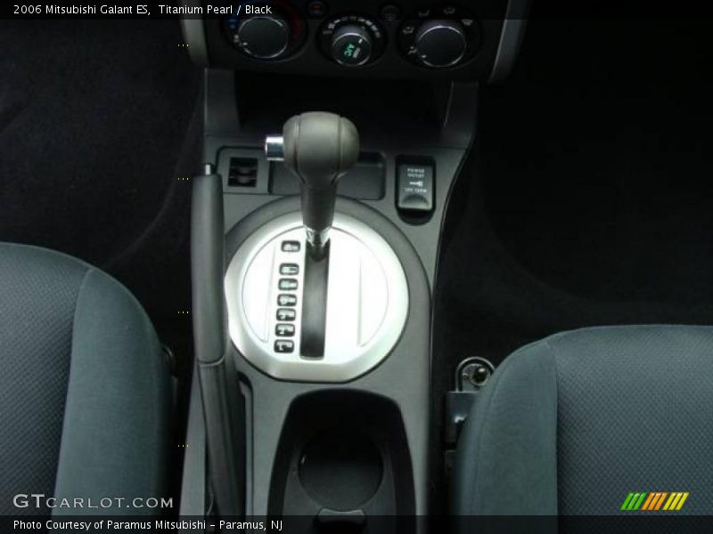 Titanium Pearl / Black 2006 Mitsubishi Galant ES