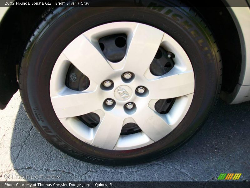 Bright Silver / Gray 2009 Hyundai Sonata GLS