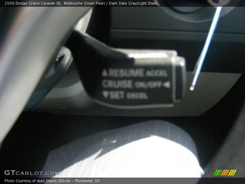 Melbourne Green Pearl / Dark Slate Gray/Light Shale 2009 Dodge Grand Caravan SE