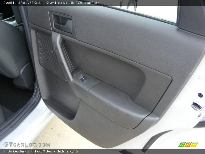 Silver Frost Metallic / Charcoal Black 2008 Ford Focus SE Sedan