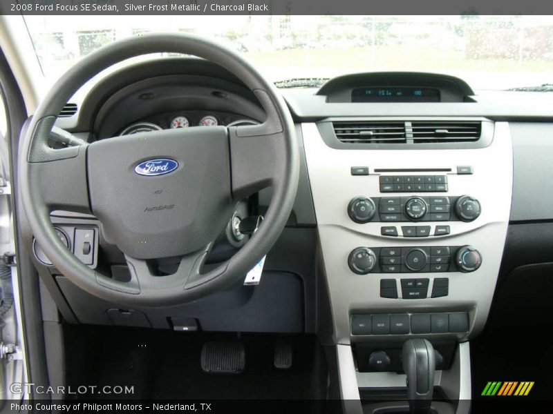 Silver Frost Metallic / Charcoal Black 2008 Ford Focus SE Sedan