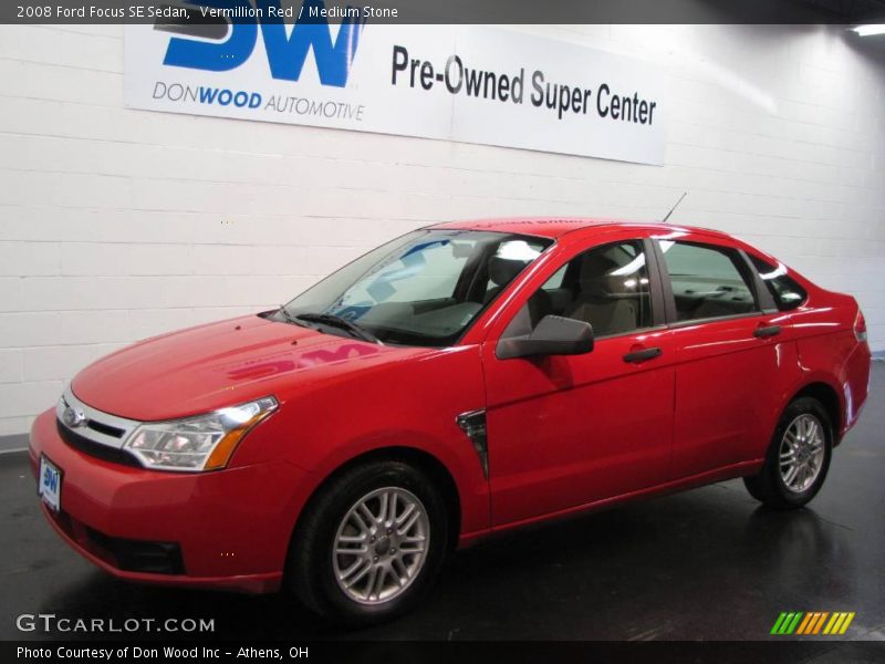 Vermillion Red / Medium Stone 2008 Ford Focus SE Sedan