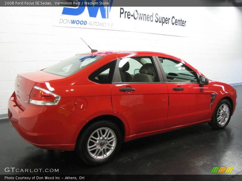 Vermillion Red / Medium Stone 2008 Ford Focus SE Sedan