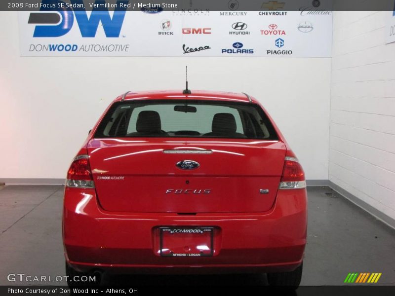 Vermillion Red / Medium Stone 2008 Ford Focus SE Sedan