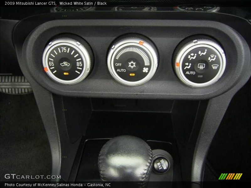 Wicked White Satin / Black 2009 Mitsubishi Lancer GTS