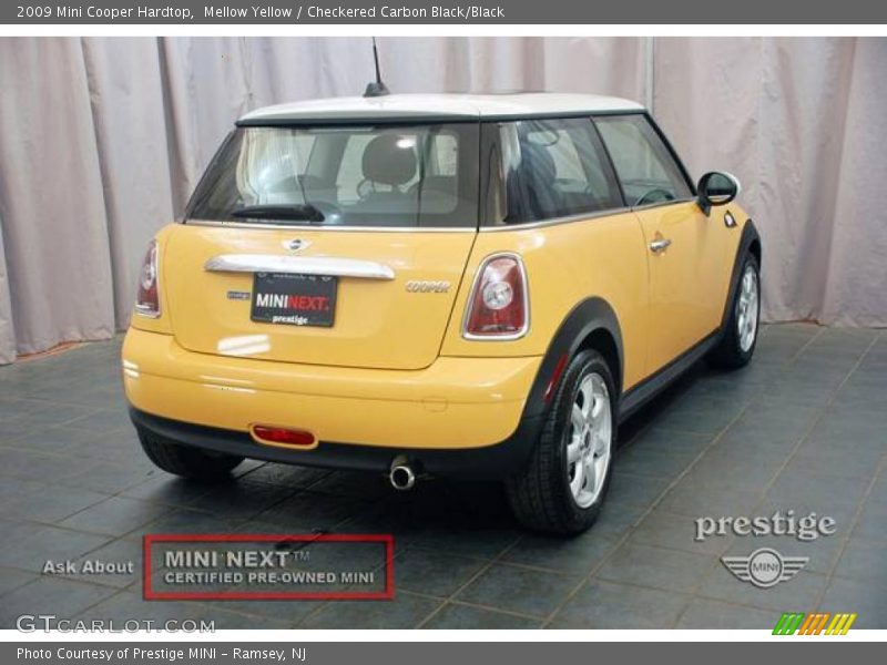 Mellow Yellow / Checkered Carbon Black/Black 2009 Mini Cooper Hardtop