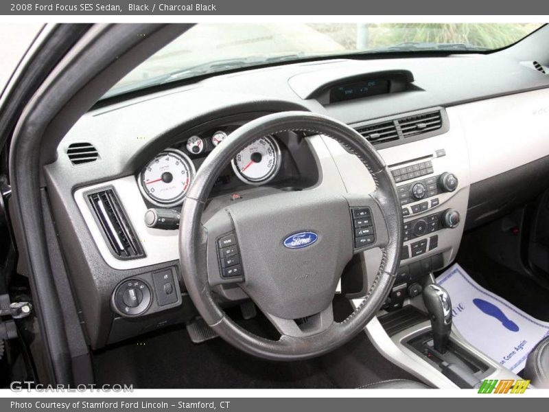 Black / Charcoal Black 2008 Ford Focus SES Sedan