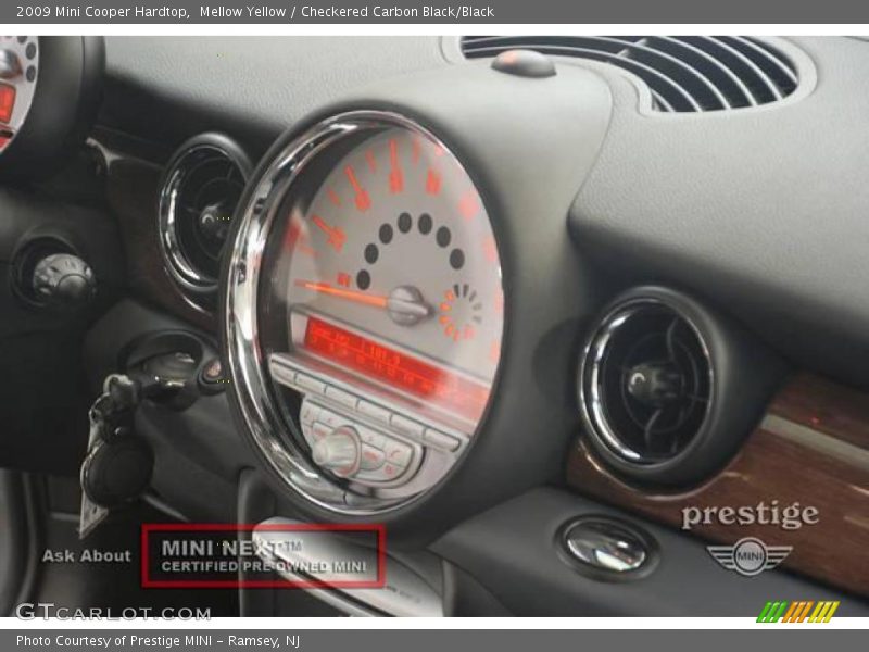 Mellow Yellow / Checkered Carbon Black/Black 2009 Mini Cooper Hardtop