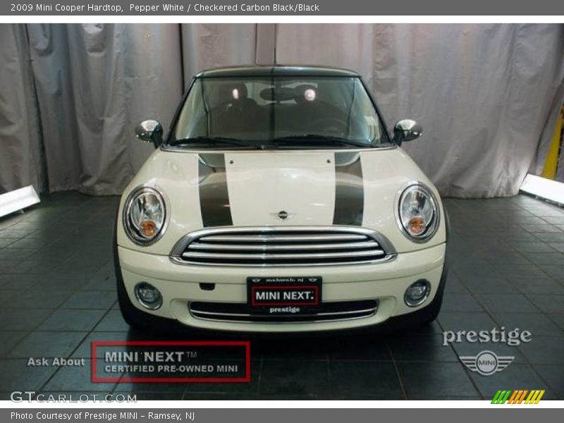 Pepper White / Checkered Carbon Black/Black 2009 Mini Cooper Hardtop