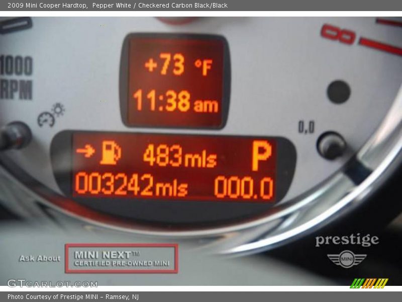Pepper White / Checkered Carbon Black/Black 2009 Mini Cooper Hardtop