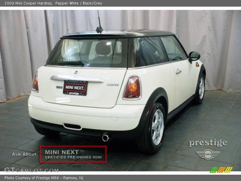 Pepper White / Black/Grey 2009 Mini Cooper Hardtop