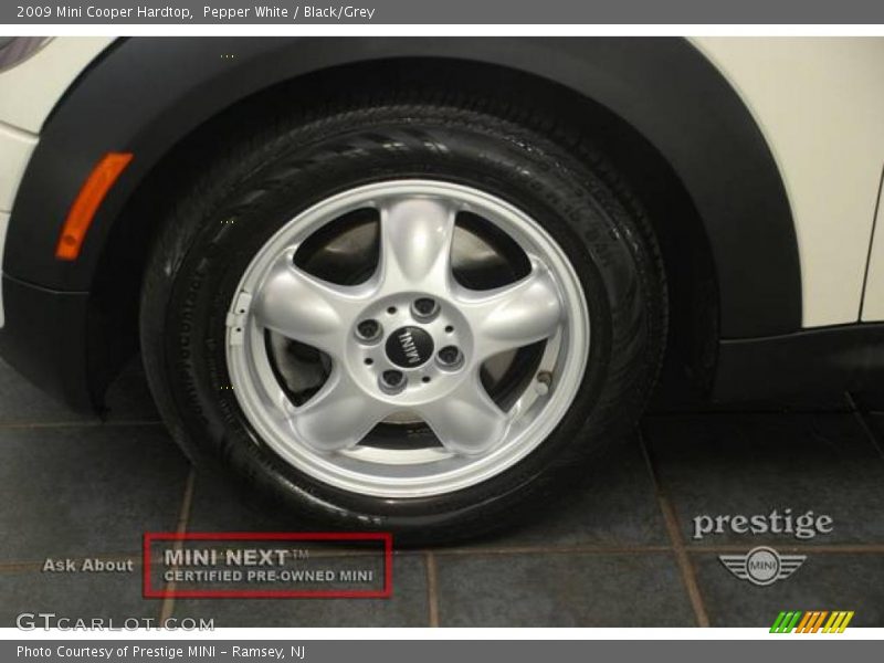 Pepper White / Black/Grey 2009 Mini Cooper Hardtop