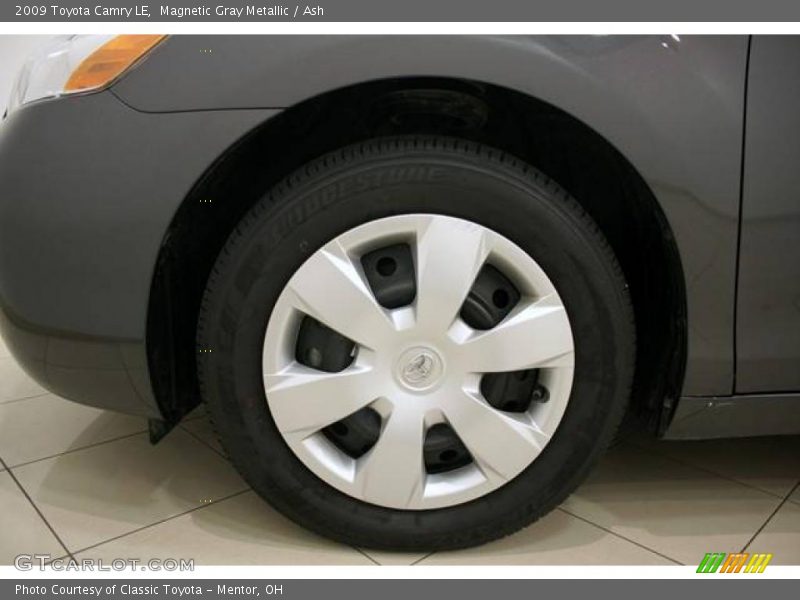 Magnetic Gray Metallic / Ash 2009 Toyota Camry LE