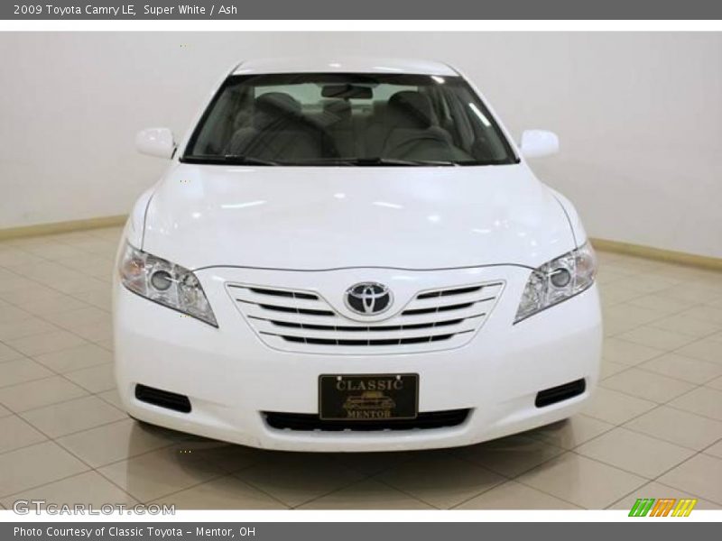 Super White / Ash 2009 Toyota Camry LE