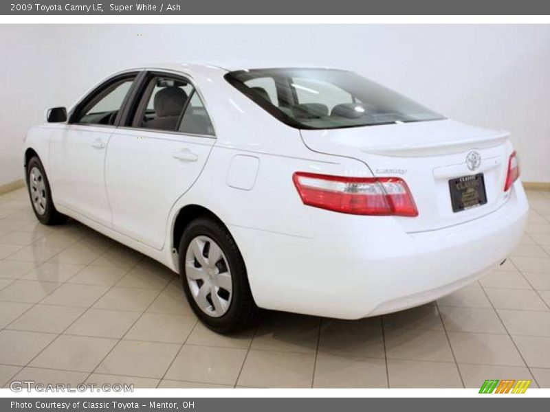 Super White / Ash 2009 Toyota Camry LE