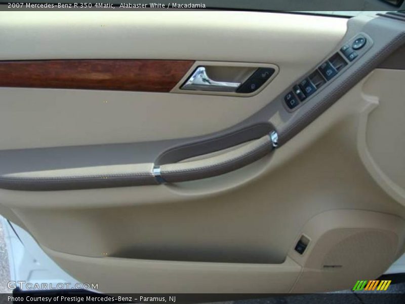 Alabaster White / Macadamia 2007 Mercedes-Benz R 350 4Matic