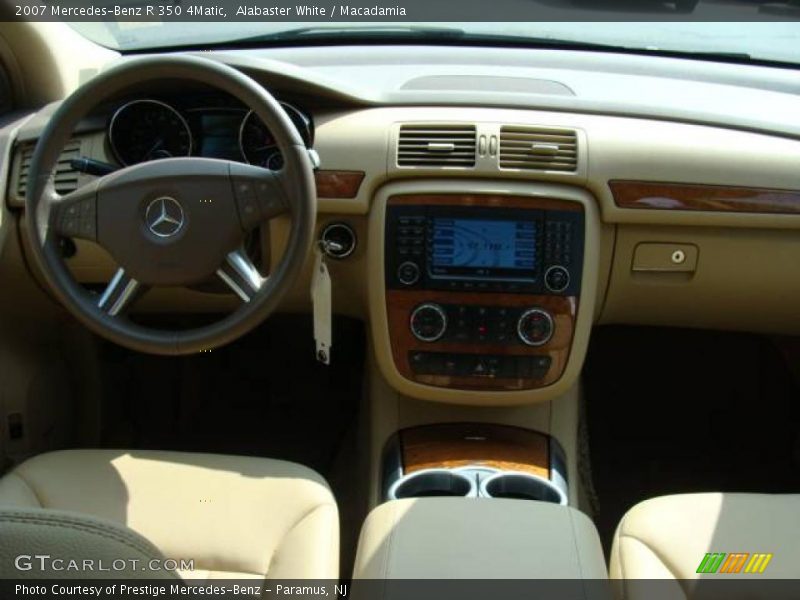 Alabaster White / Macadamia 2007 Mercedes-Benz R 350 4Matic