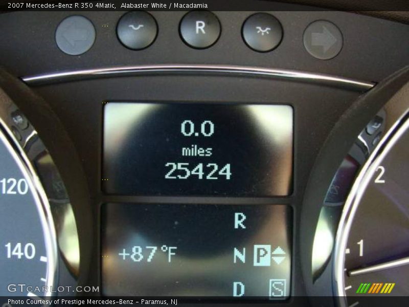 Alabaster White / Macadamia 2007 Mercedes-Benz R 350 4Matic
