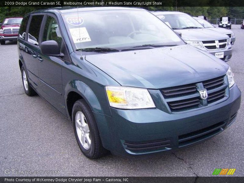 Melbourne Green Pearl / Medium Slate Gray/Light Shale 2009 Dodge Grand Caravan SE