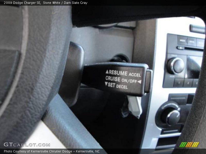 Stone White / Dark Slate Gray 2009 Dodge Charger SE