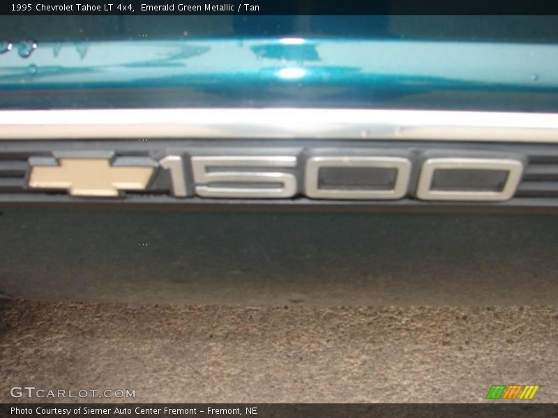 Emerald Green Metallic / Tan 1995 Chevrolet Tahoe LT 4x4