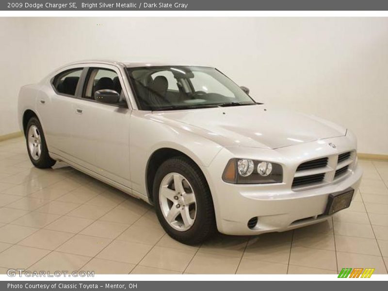 Bright Silver Metallic / Dark Slate Gray 2009 Dodge Charger SE