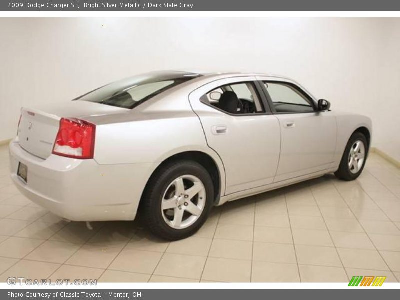Bright Silver Metallic / Dark Slate Gray 2009 Dodge Charger SE