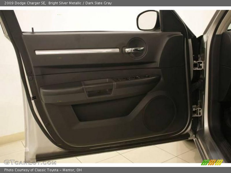 Bright Silver Metallic / Dark Slate Gray 2009 Dodge Charger SE