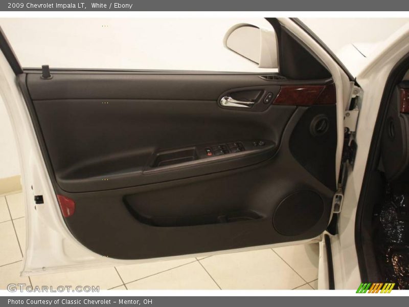 White / Ebony 2009 Chevrolet Impala LT