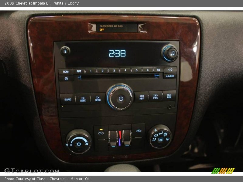 White / Ebony 2009 Chevrolet Impala LT