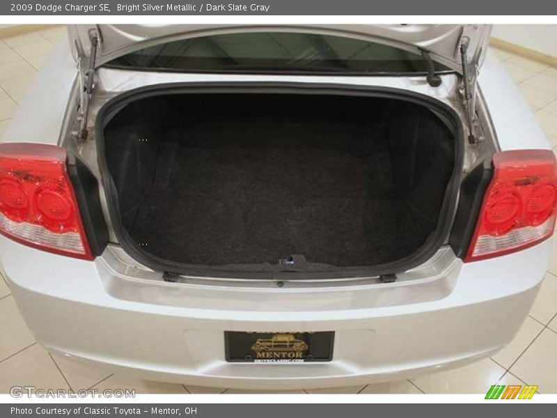 Bright Silver Metallic / Dark Slate Gray 2009 Dodge Charger SE