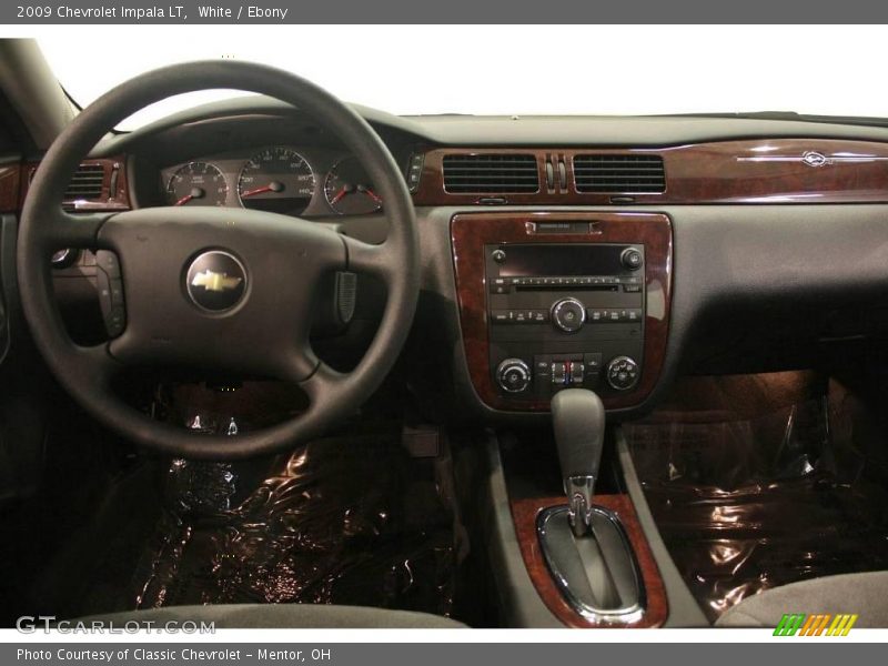 White / Ebony 2009 Chevrolet Impala LT