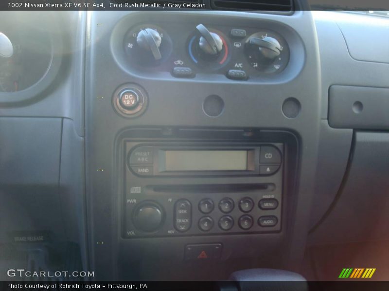 Gold Rush Metallic / Gray Celadon 2002 Nissan Xterra XE V6 SC 4x4