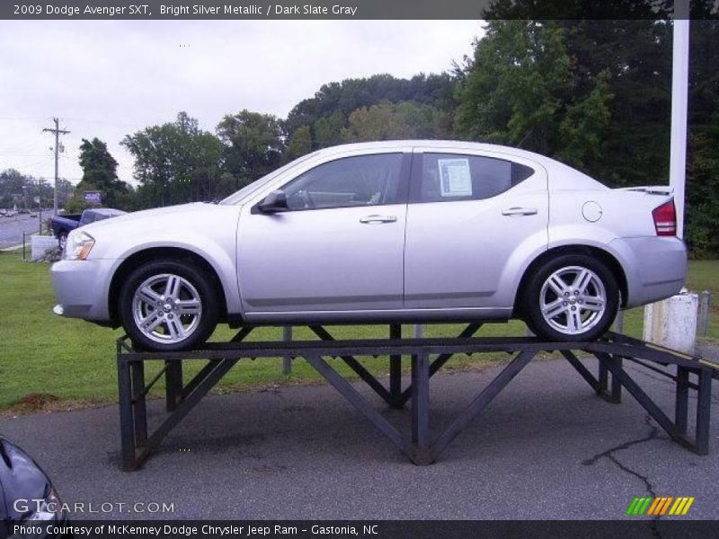Bright Silver Metallic / Dark Slate Gray 2009 Dodge Avenger SXT