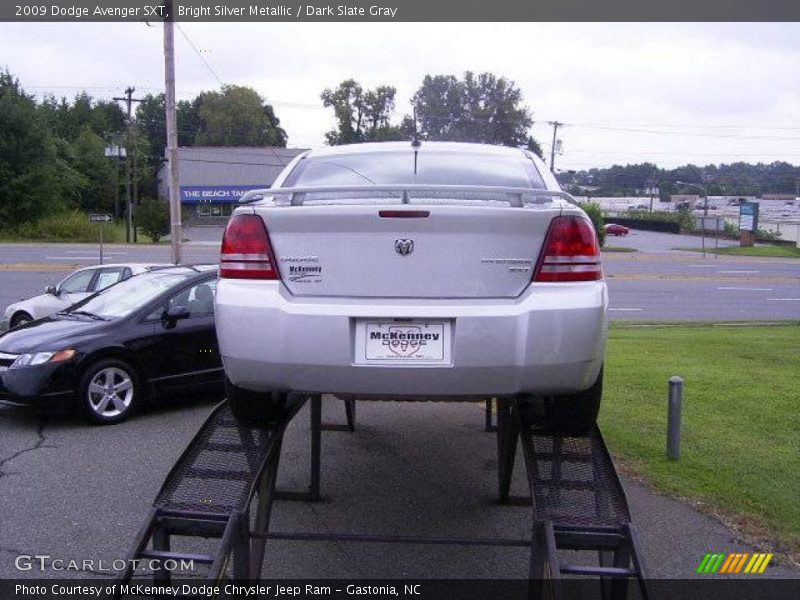 Bright Silver Metallic / Dark Slate Gray 2009 Dodge Avenger SXT