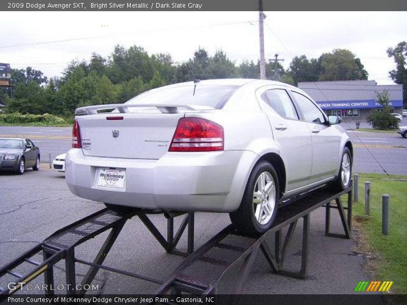 Bright Silver Metallic / Dark Slate Gray 2009 Dodge Avenger SXT