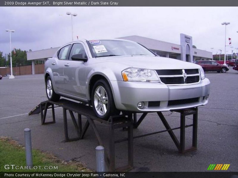 Bright Silver Metallic / Dark Slate Gray 2009 Dodge Avenger SXT