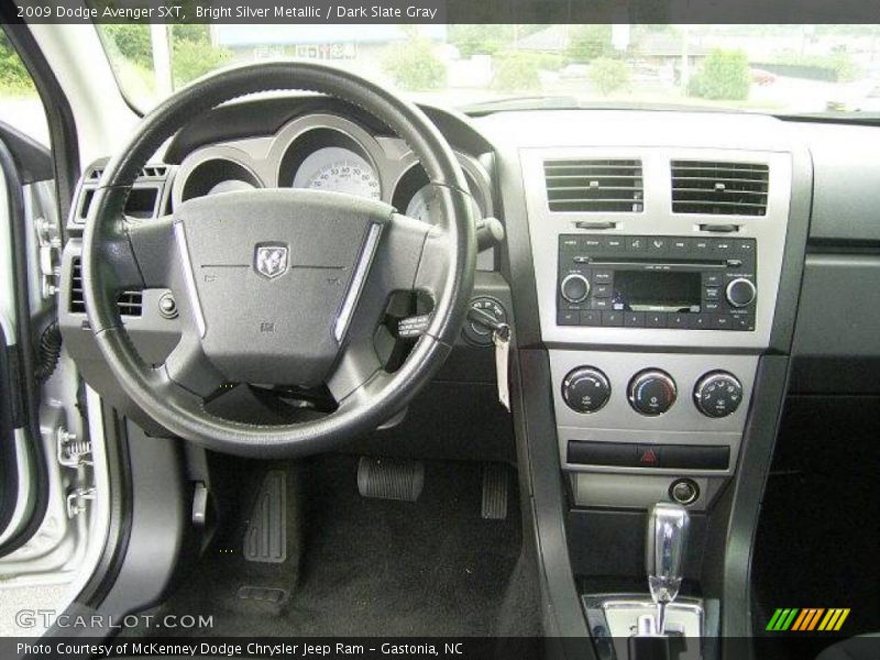 Bright Silver Metallic / Dark Slate Gray 2009 Dodge Avenger SXT