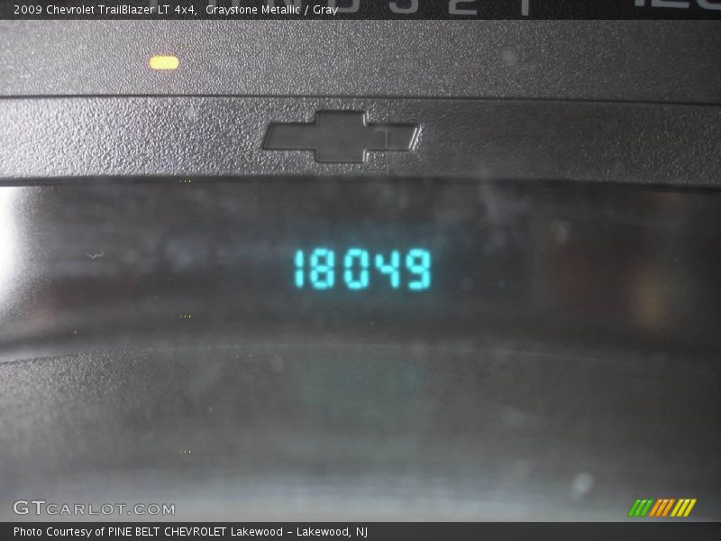Graystone Metallic / Gray 2009 Chevrolet TrailBlazer LT 4x4