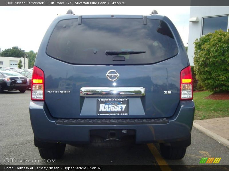 Silverton Blue Pearl / Graphite 2006 Nissan Pathfinder SE Off Road 4x4