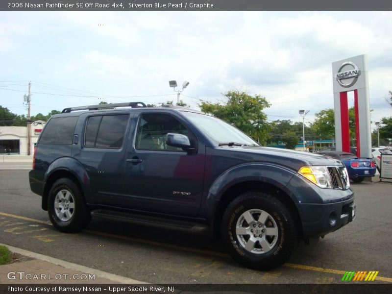Silverton Blue Pearl / Graphite 2006 Nissan Pathfinder SE Off Road 4x4
