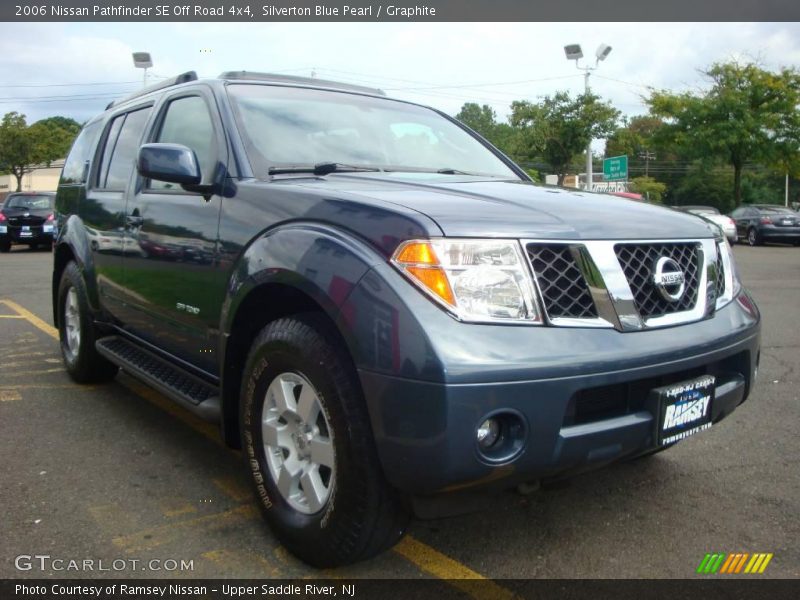 Silverton Blue Pearl / Graphite 2006 Nissan Pathfinder SE Off Road 4x4