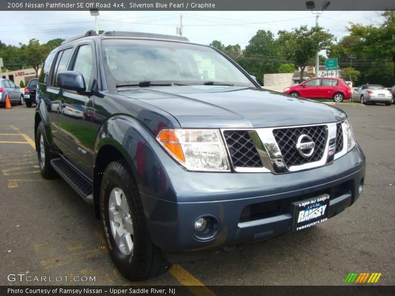 Silverton Blue Pearl / Graphite 2006 Nissan Pathfinder SE Off Road 4x4