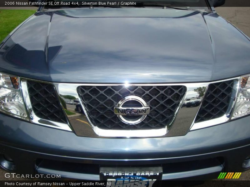 Silverton Blue Pearl / Graphite 2006 Nissan Pathfinder SE Off Road 4x4
